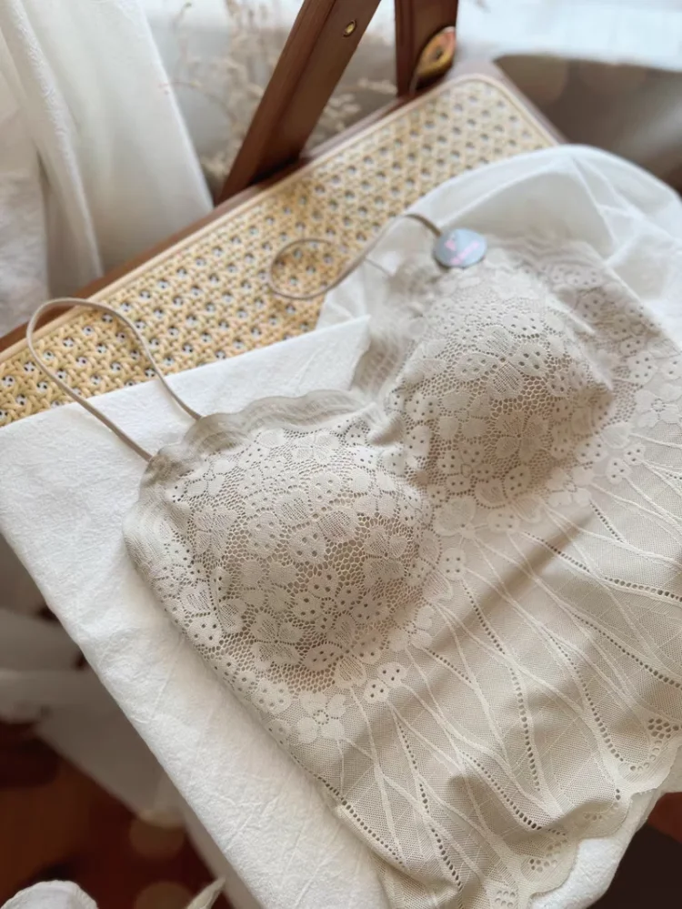 Top de encaje sexy con tirantes, bralette sin espalda, sujetador inalámbrico para mujer con almohadillas fijas, estilo sujeta...