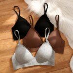 Sujetador para mujer con escote en V y tirantes - Imagen 4