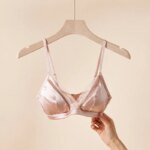 Sujetador de satén de seda 93.8% BirdTree, sin aros, con encaje y malla, sexy, para senos pequeños, ropa interior fina, novedad primavera-verano 2026 P435115QM - Imagen 2