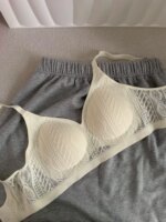 Sujetador inalámbrico de encaje con copa fija, ropa interior femenina sin costuras, copa completa, transpirable, con efecto p... - Imagen 2