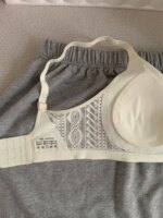 Sujetador inalámbrico de encaje con copa fija, ropa interior femenina sin costuras, copa completa, transpirable, con efecto p... - Imagen 4