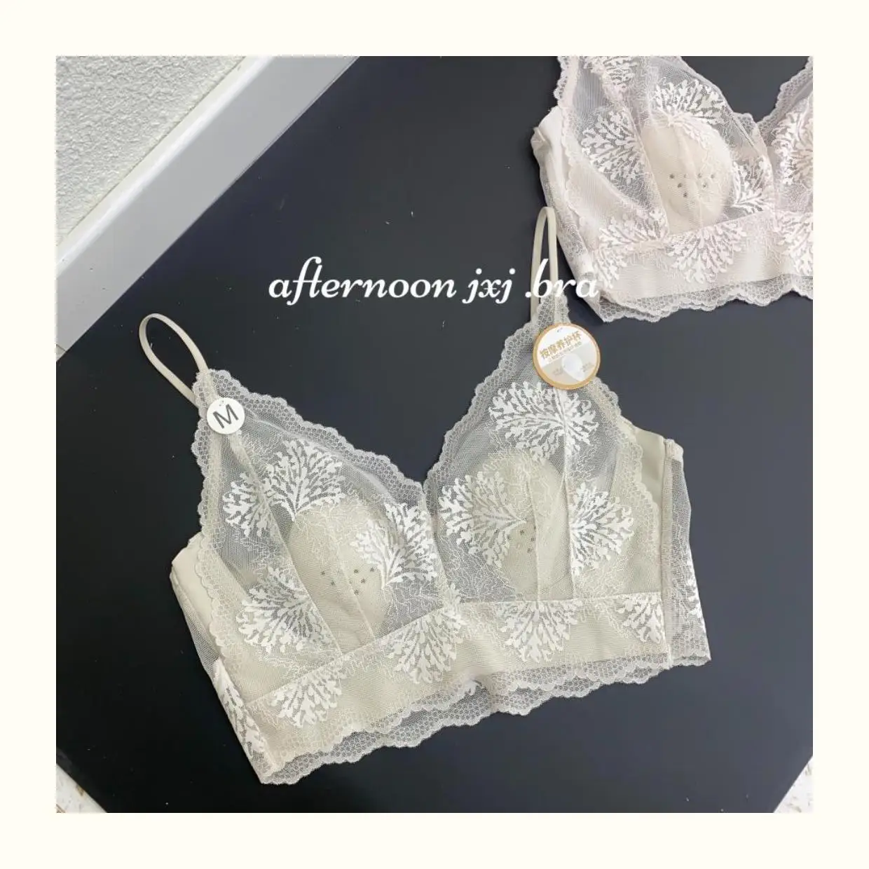 Sujetador de encaje ultrafino sexy sin espalda, bralette sin tirantes, ropa interior femenina, copa con orejas de conejo de c...