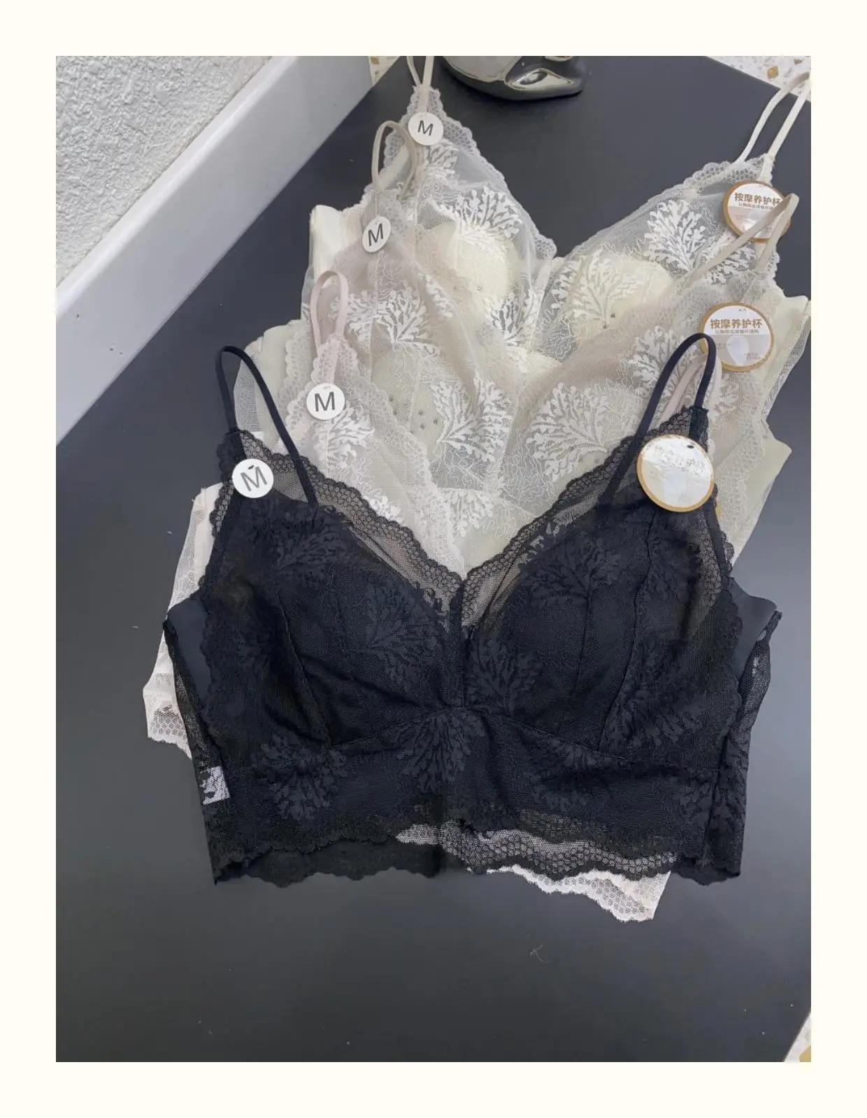 Sujetador de encaje ultrafino sexy sin espalda, bralette sin tirantes, ropa interior femenina, copa con orejas de conejo de c...