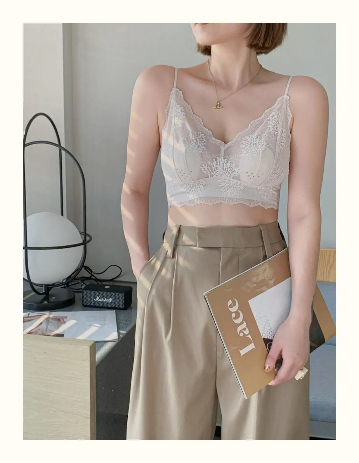 Sujetador de encaje ultrafino sexy sin espalda, bralette sin tirantes, ropa interior femenina, copa con orejas de conejo de c...