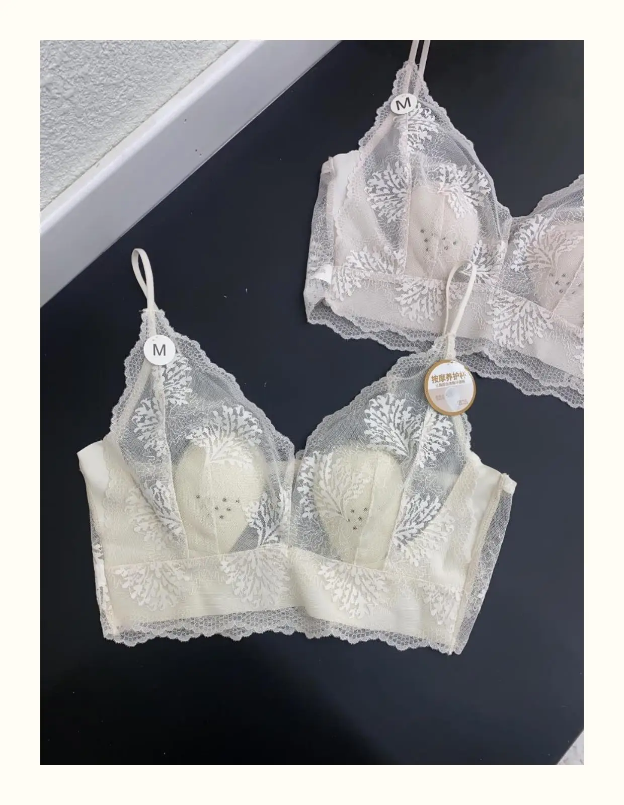 Sujetador de encaje ultrafino sexy sin espalda, bralette sin tirantes, ropa interior femenina, copa con orejas de conejo de c...