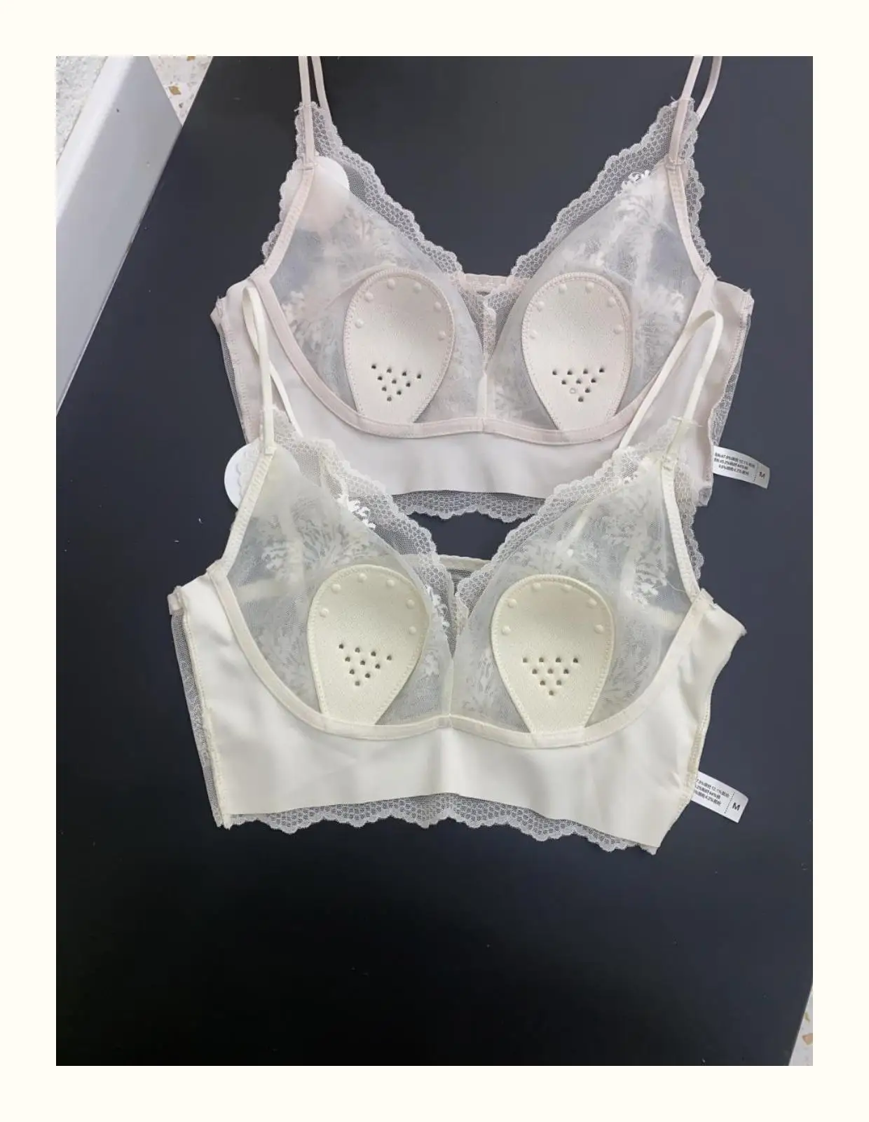 Sujetador de encaje ultrafino sexy sin espalda, bralette sin tirantes, ropa interior femenina, copa con orejas de conejo de c...