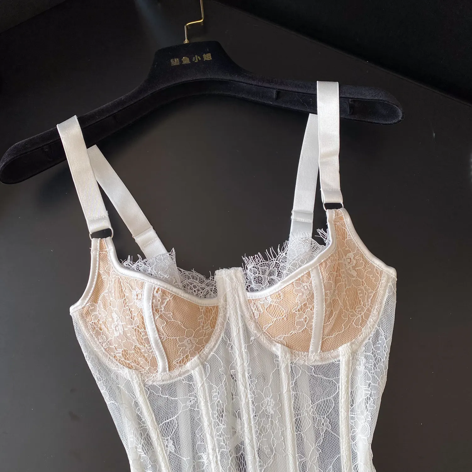 Corset para mujer con encaje y sin mangas
