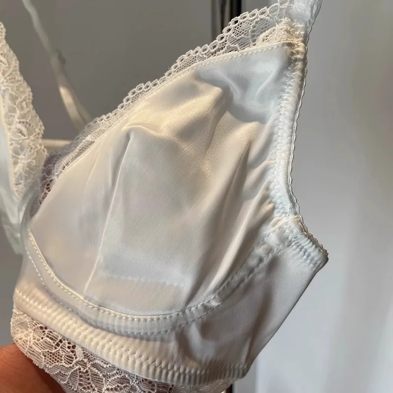 Sujetador de satén con encaje fino para mujer, sin aros, con diseño de espalda hermosa, tirantes dobles fijos, copa en V y do...