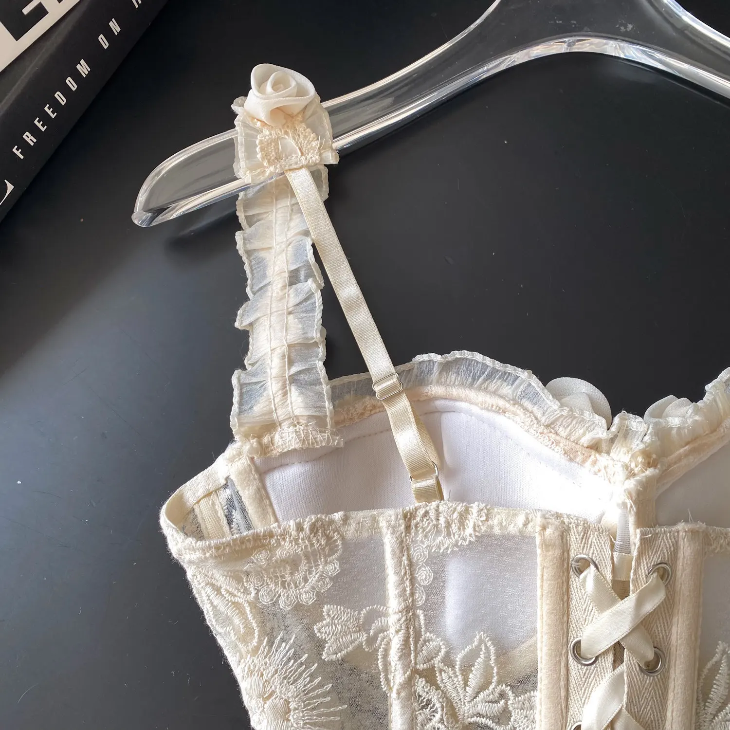 Corset para mujer con bordado