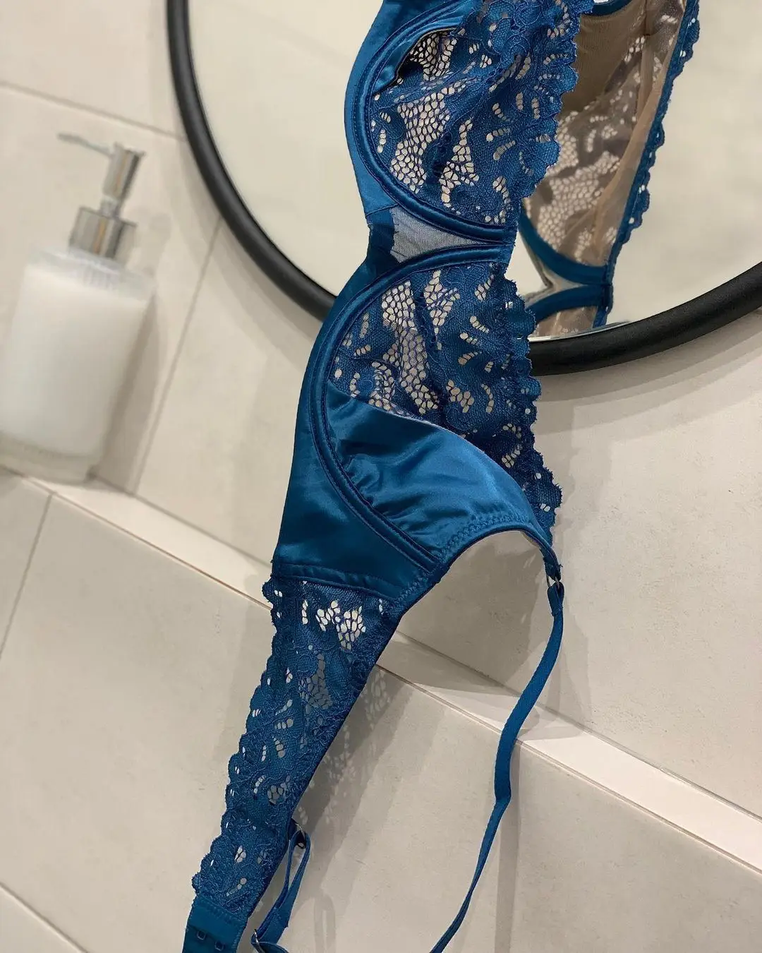 Toucheart-Conjunto de 3 piezas de ropa interior Sexy para mujer, conjunto de sujetador fino de encaje transparente de malla con faja, traje de lencería Sexy nuevo