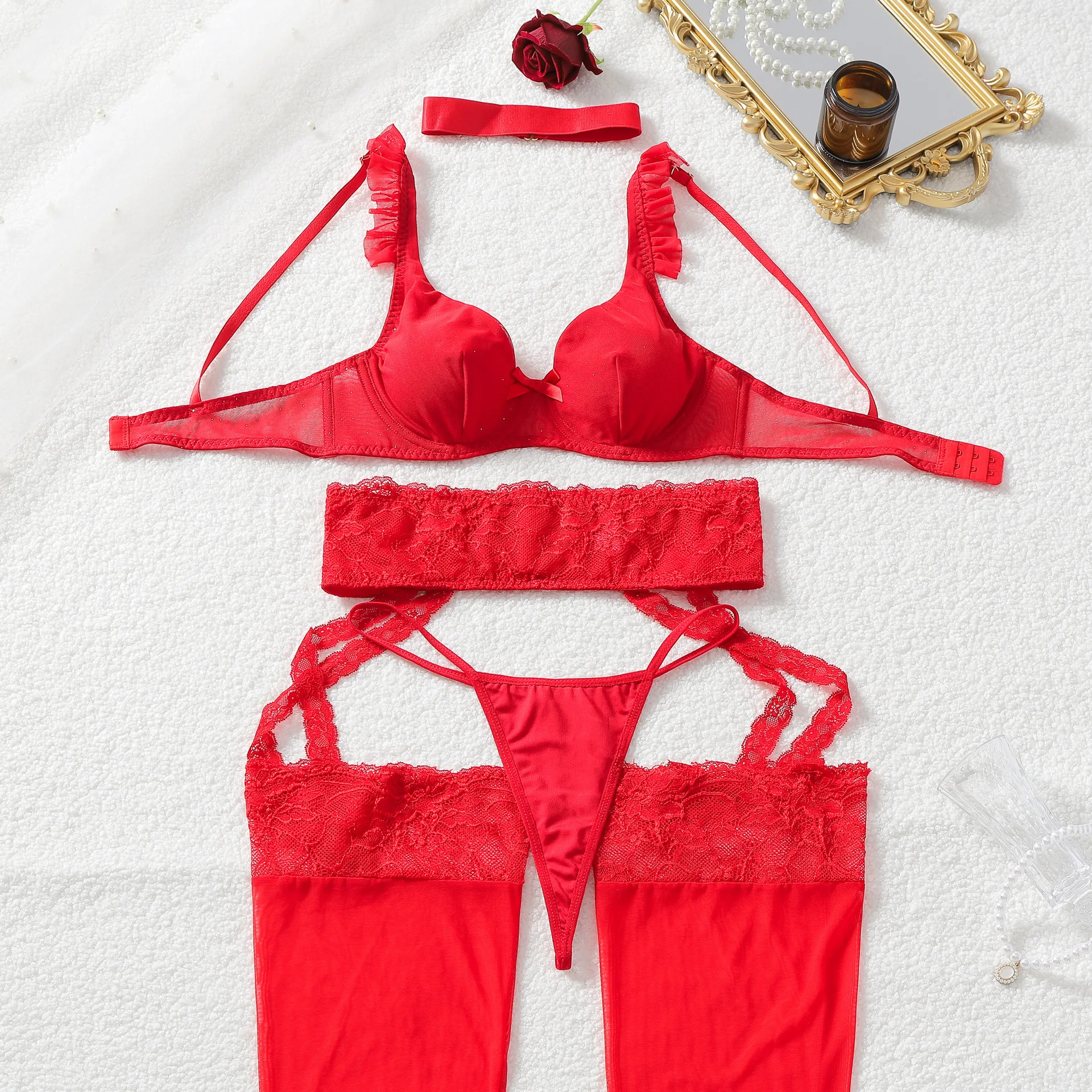 SINGREINY Conjunto de lencería roja brillante de tres piezas para mujer, con tirantes, volantes, sujetador lindo, tanga y medias largas, diseño de encaje, ropa interior sexy.