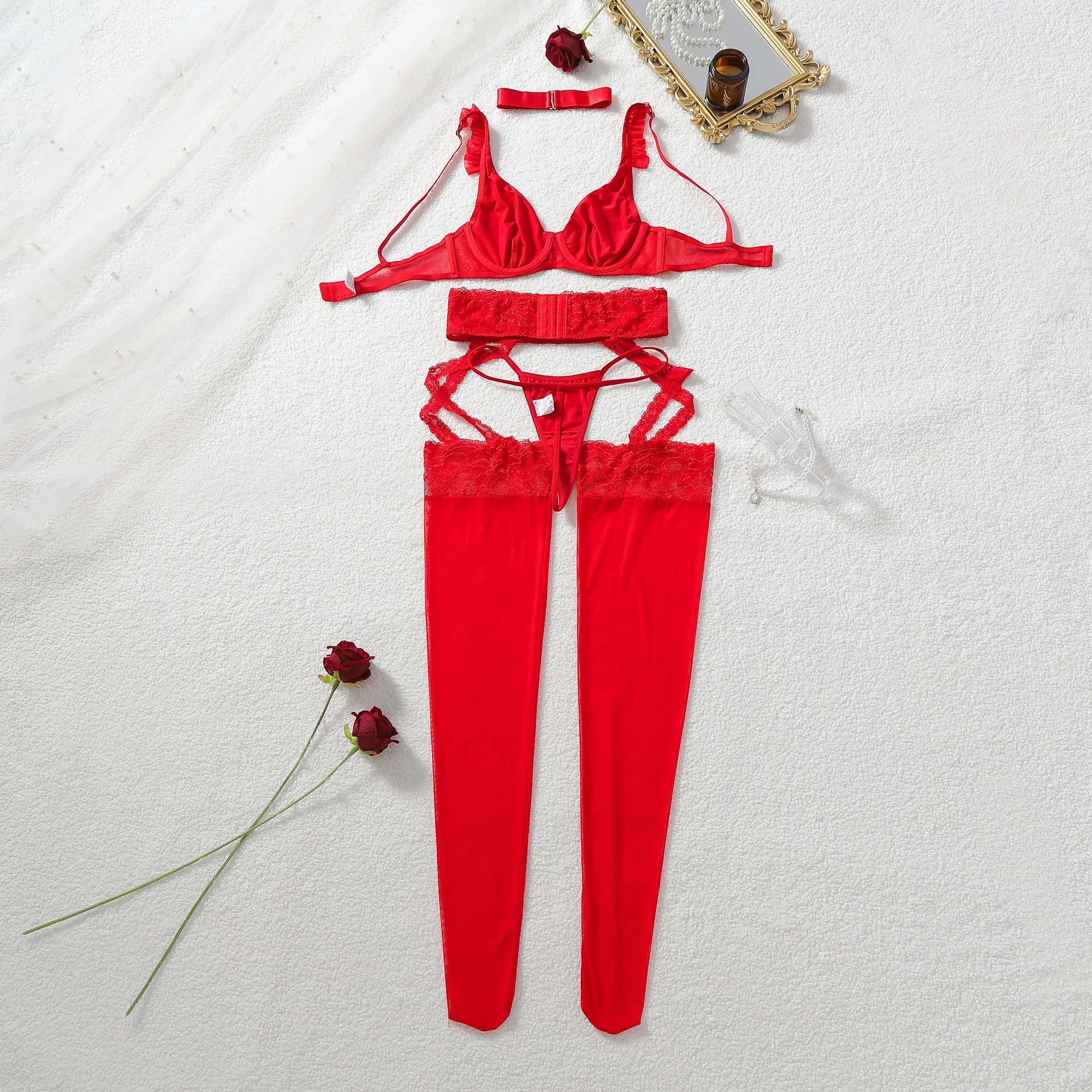 SINGREINY Conjunto de lencería roja brillante de tres piezas para mujer, con tirantes, volantes, sujetador lindo, tanga y medias largas, diseño de encaje, ropa interior sexy.