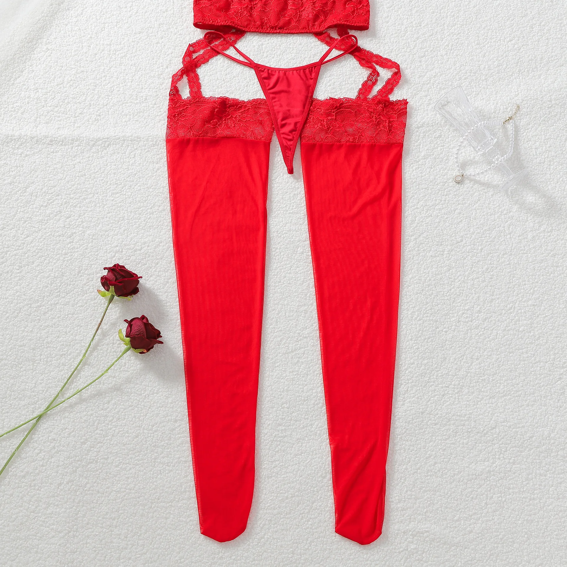SINGREINY Conjunto de lencería roja brillante de tres piezas para mujer, con tirantes, volantes, sujetador lindo, tanga y medias largas, diseño de encaje, ropa interior sexy.