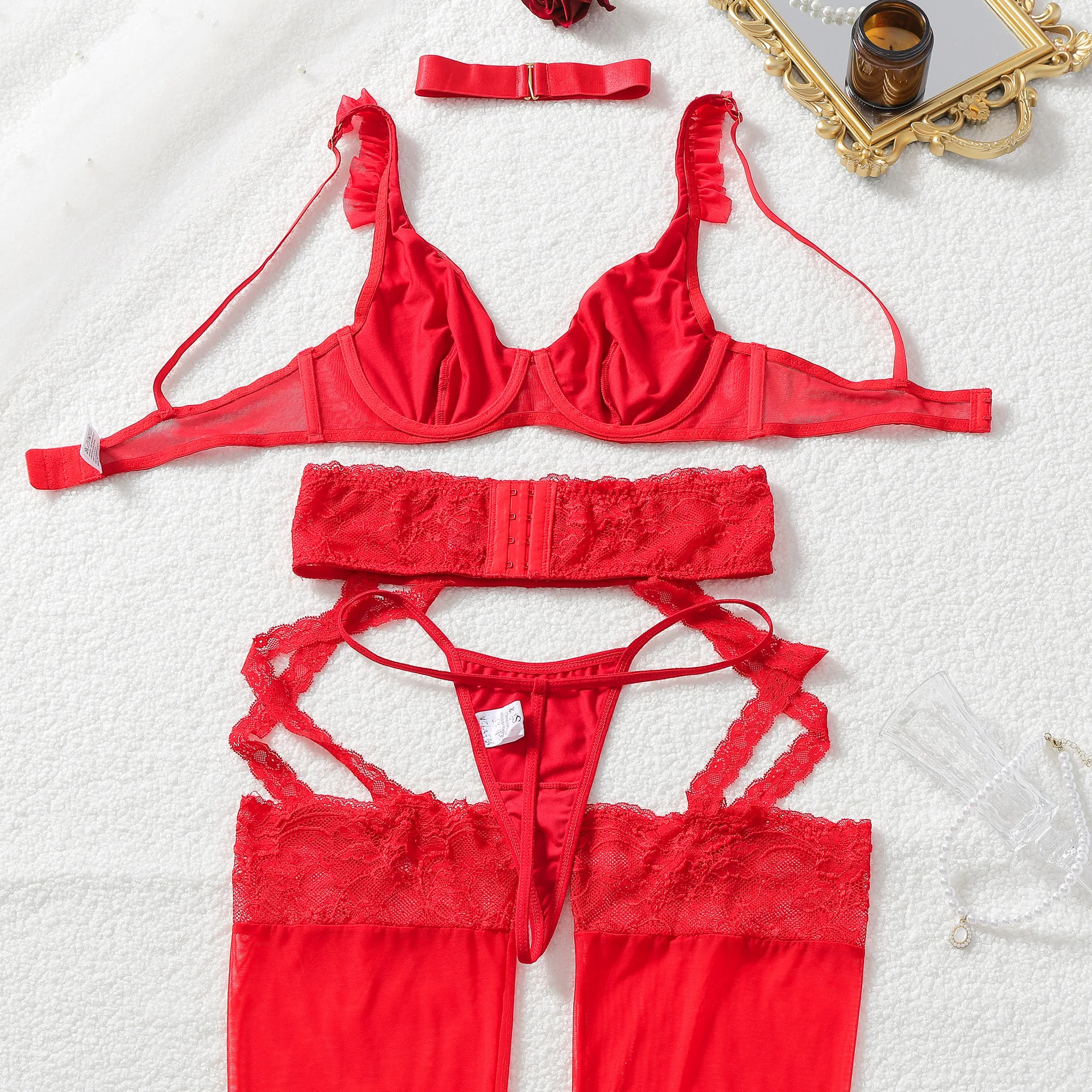SINGREINY Conjunto de lencería roja brillante de tres piezas para mujer, con tirantes, volantes, sujetador lindo, tanga y medias largas, diseño de encaje, ropa interior sexy.
