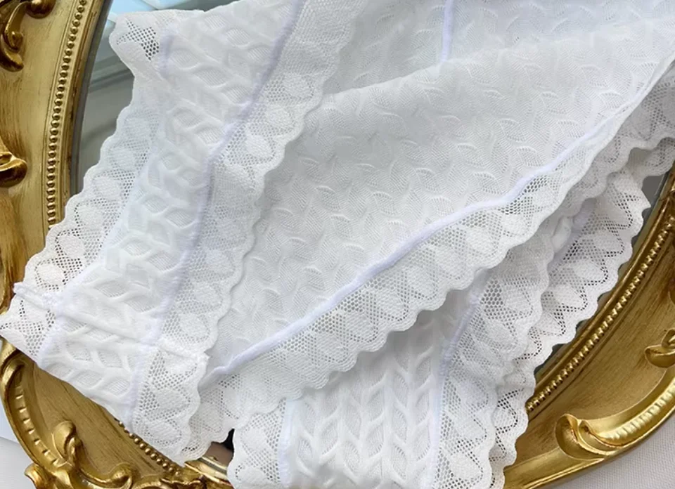 Tanga sexy de encaje para hombre, con bolsa de realce, cintura baja, estilo bikini, malla ultrafina, espalda en T, ropa interior para crossdressing
