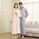 Albornoces para parejas para hombres Toalla de baño de invierno Estilo Pijamas Bata Doble capa Engrosada Lana de coral larga Lana de olefina para mujeres