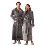 Bata de dormir de franela gruesa y cálida para hombre y mujer, albornoz largo de lana Coral de talla grande para otoño e invierno, novedad de 2026