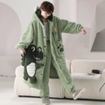 Conjunto de ropa de dormir para hombre de franela y con cuello redondo