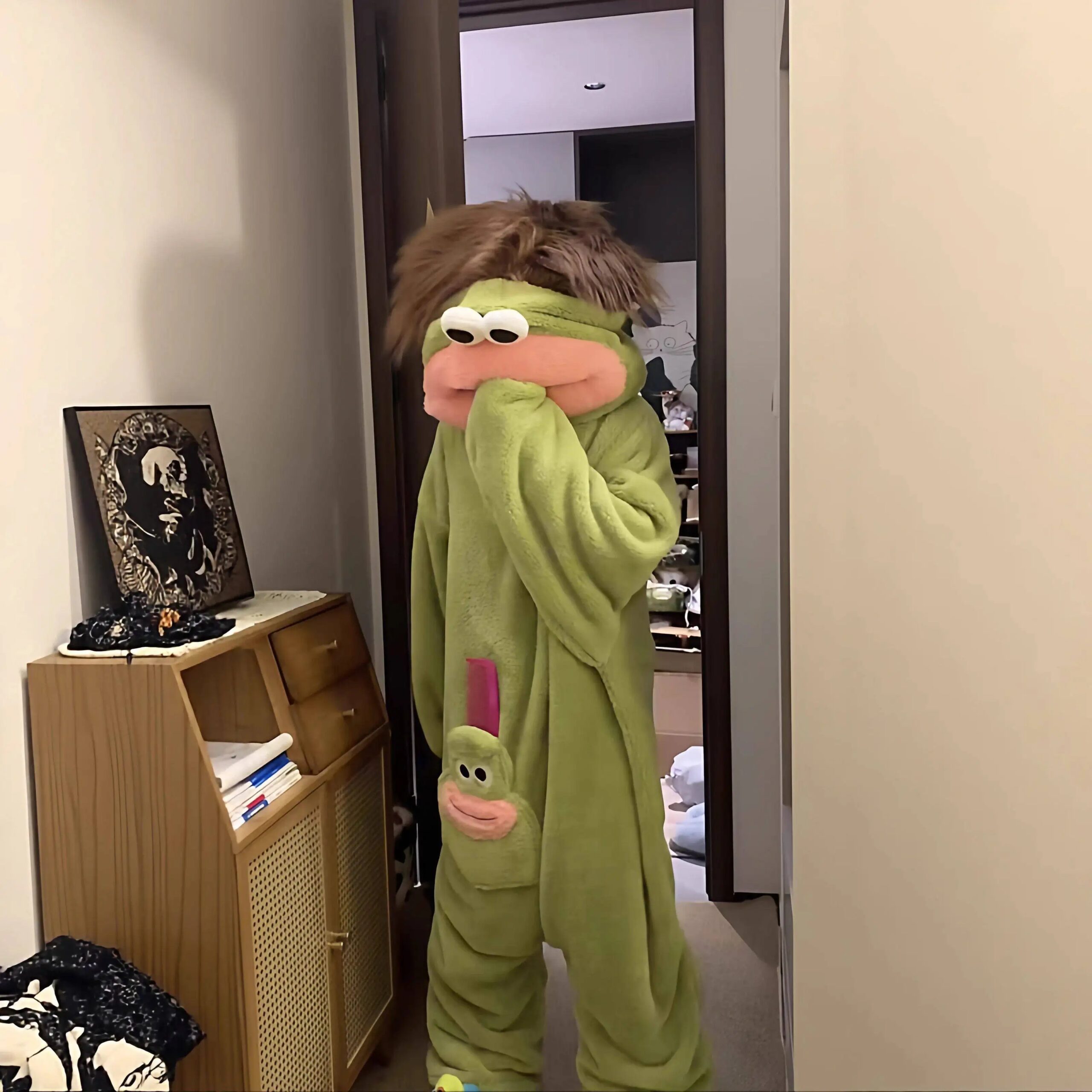 Pijama de una pieza con diseño de monstruo de boca grande, lindo y divertido, de forro polar grueso, ropa de casa para parejas, hombres y mujeres, pijama de dibujos animados para otoño e invierno.
