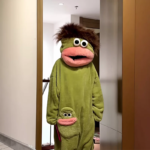 Pijama de una pieza con diseño de monstruo de boca grande, lindo y divertido, de forro polar grueso, ropa de casa para parejas, hombres y mujeres, pijama de dibujos animados para otoño e invierno. - Imagen 5