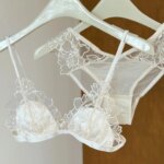 Bralette de Encaje Bordado Francés, Sujetador Triangular sin Varillas para Mujer, Conjunto de Lencería Elegante con Tirantes Finos, Cobertura para Pecho Pequeño, MOYISU