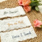 Sheilabox - Liguero de boda personalizado con nombre bordado, cinturón de encaje ajustable y elástico, recuerdo nupcial, regalo para la pierna de la novia - Imagen 2