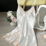 Mini camisón sexy de satén con cuello en V y ribete de encaje para mujer