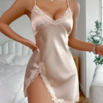 Camisón de satén para mujer con encaje, cuello en V, minivestido sexy con tirantes finos, lencería sedosa para el hogar - Imagen 2