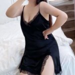 Camisón de satén con encaje sexy de talla grande (150 kg+), negligé de verano para mujer, vestido de pijama fino con cuello en V y tirantes, ropa de dormir holgada. - Imagen 4
