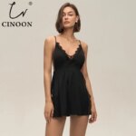CINOON Camisón de satén con encaje sexy para mujer, camisón con abertura lateral y cuello en V profundo, lencería con tirantes finos, vestido de dormir negro suave - Imagen 2