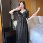 Camisones de satén de seda helada con encaje sexy y cuello en V de manga corta para mujer, lencería bonita para el hogar, verano 2025 - Imagen 3