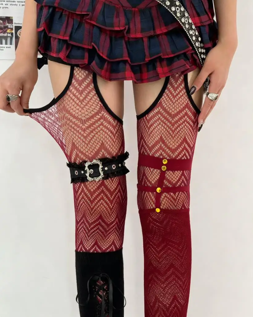 53314-svclmq.jpg Y Demo Y2K Punk Rivet Garter, Medias Rojo Vino con Aberturas, Conjunto de Medias Sexys y Creativas de Combinación en Capas - Imagen 1