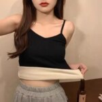 Camiseta interior gruesa de terciopelo para mujer, ropa interior térmica ajustada y acogedora de Color sólido, camisola cálida con tirantes, ropa de fondo superior
