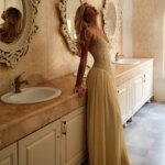 Vestido Maxi Corsé de Encaje con Cuello Halter y Torcedura en el Busto, Color Amarillo Pálido, Personalizado Sansa, con Falda Fluida de Gasa, para Invitadas a Bodas y Eventos Formales 2026