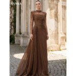 Vestidos de Noche Marrones Personalizados Sansa, Cuello Alto, Manga Larga, con Cuentas de Cristal, Vestidos de Noche de Tul con Pliegues Multicapa, Formales
