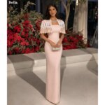 Vestidos de fiesta de crepé rosa personalizados Bella, elegantes vestidos de noche sin tirantes estilo sirena, largos hasta el suelo, con capa de cuentas, formales para la noche 202