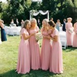 Vestido de dama de honor de gasa color rosa empolvado, con cuello cuadrado, mangas cortas con volantes, corte en A, largo, para ocasiones formales, bodas, fiestas y eventos de noche.