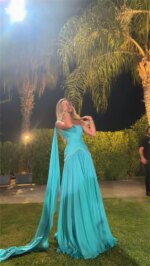 Vestidos de Noche Elegantes de Chifón Azul con Pedrería Personalizados Contessa, Estilo A-Line sin Tirantes con Chal, Plisados Formales para Fiesta de Gala - Imagen 4