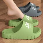 Zapatillas de baño antideslizantes para hombre y mujer, chanclas frescas para usar en exteriores, novedad de verano, ZYT2414