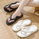 Chanclas de suela blanda EVA para mujer, zapatillas de nube antideslizantes para playa y verano, chanclas de baño con Clip y plataforma gruesa para mujer 2024 - Imagen 3