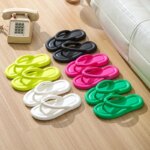 Chanclas de suela blanda EVA para mujer, zapatillas de nube antideslizantes para playa y verano, chanclas de baño con Clip y plataforma gruesa para mujer 2024 - Imagen 2