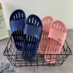 Pantuflas de baño para mujer, de verano, de secado rápido, huecas, para interior, sandalias planas Monick para parejas, sanda...