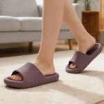 Pantuflas de Masaje Cómodas con Suela Gruesa para Mujer 2026, Antideslizantes para el Hogar y Baño, Tallas Grandes, Chanclas de EVA con Suela Suave - Imagen 4