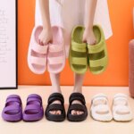 Zapatillas de plataforma gruesa de verano para mujer, chanclas de playa Eva, sandalias deslizantes de suela blanda, zapatos antideslizantes de baño interior para ocio para hombre y mujer - Imagen 3