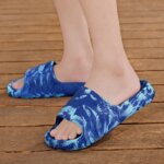 Zapatillas de EVA ligeras de verano para mujer, zapatillas deportivas para interior del hogar, zapatillas de baño antideslizantes para baño, Sandalias planas unisex, fondo suave para playa - Imagen 4