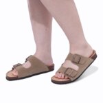 Comwarm, zapatillas de gamuza a la moda para mujer, zuecos para hombre, sandalias con plantilla de corcho con soporte para arco, chanclas de playa para exteriores, zapatos para el hogar - Imagen 4