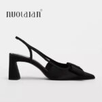 Sandalias de tacón con diseño de nudo de mariposa para mujer, zapatos de vestir elegantes a la moda, zapatos de tacón con punta estrecha para mujer, tacones altos con talón descubierto 2025 - Imagen 2