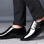 2025 Zapatos formales de negocios de oficina de moda de gran tamaño para hombres Zapatos de boda de hombre brillantes y puntiagudos cómodos de corte bajo para uso diario - Imagen 2