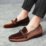 Mocasines de estilo británico para hombre, zapatos de piel de ciervo de ante, estilo clásico, informal, broche retorcido con personalidad, cuero pequeño, 38-48 - Imagen 5