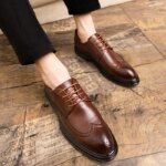 Zapatos formales de cuero para hombre, zapatos de oficina para fiestas y ocasiones sociales, zapatos clásicos Brogue para negocios y bodas, zapatos de vestir para hombre, color negro - Imagen 3